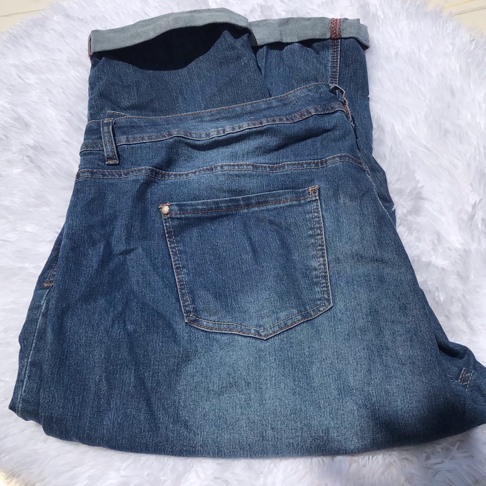Size 26 capri